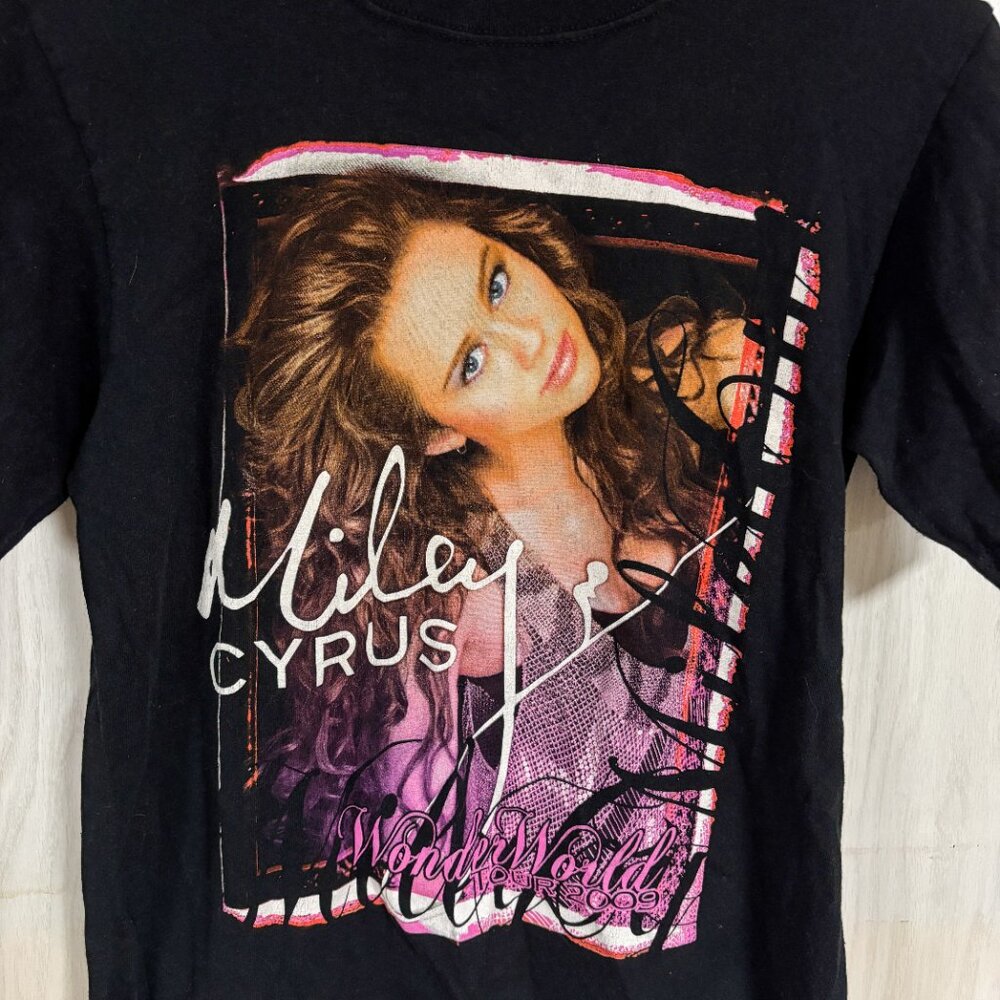 Y2K 2009 Miley Cyrus Wonder World Tour Anvil Vintage Tshirt - Picture 2 of 10